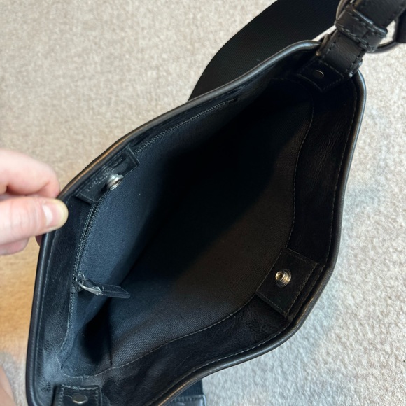 Yves Saint Laurent Mombasa crossbody bag in black - Picture 6 of 9